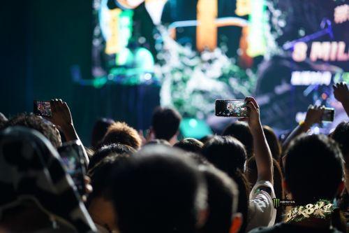 地表8英里吃瓜视频,揭秘网红美食背后的故事